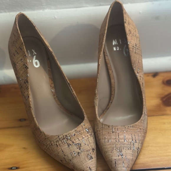 Brown heels 4” inch long. - Picture 1 of 3